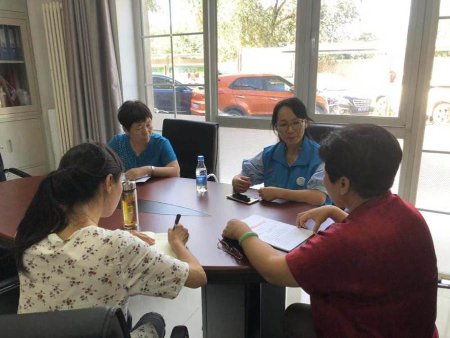 海國投公司機(jī)關(guān)第二黨支部與寶山社區(qū)黨總支完成對接2.jpg